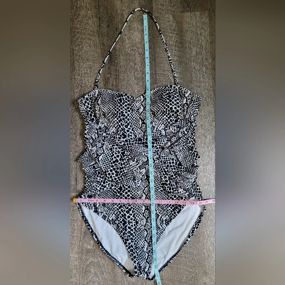 Boston Proper Twist Tummy One-Piece Swimsuit Women's 16 Snake Print Slimming EUC